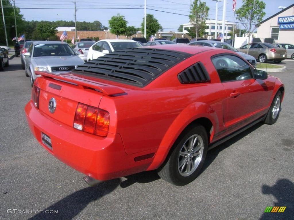 2006 Mustang V6 Deluxe Coupe - Torch Red / Dark Charcoal photo #5