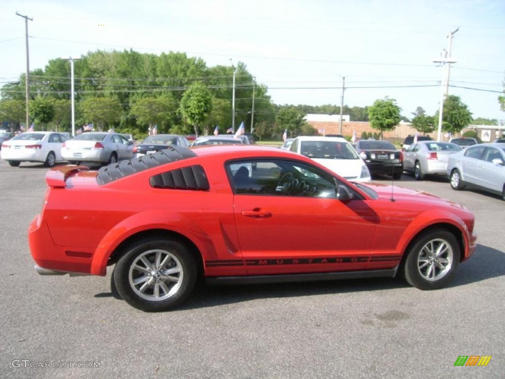 2006 Mustang V6 Deluxe Coupe - Torch Red / Dark Charcoal photo #6