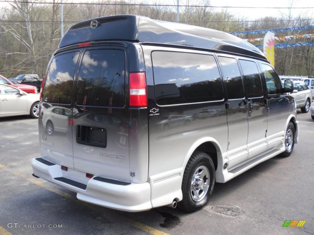 2003 Express 1500 Passenger Conversion Van - Summit White / Medium Dark Pewter photo #3