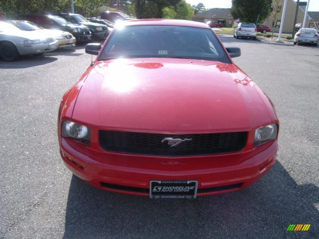 2006 Mustang V6 Deluxe Coupe - Torch Red / Dark Charcoal photo #8
