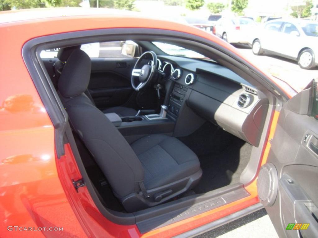 2006 Mustang V6 Deluxe Coupe - Torch Red / Dark Charcoal photo #11