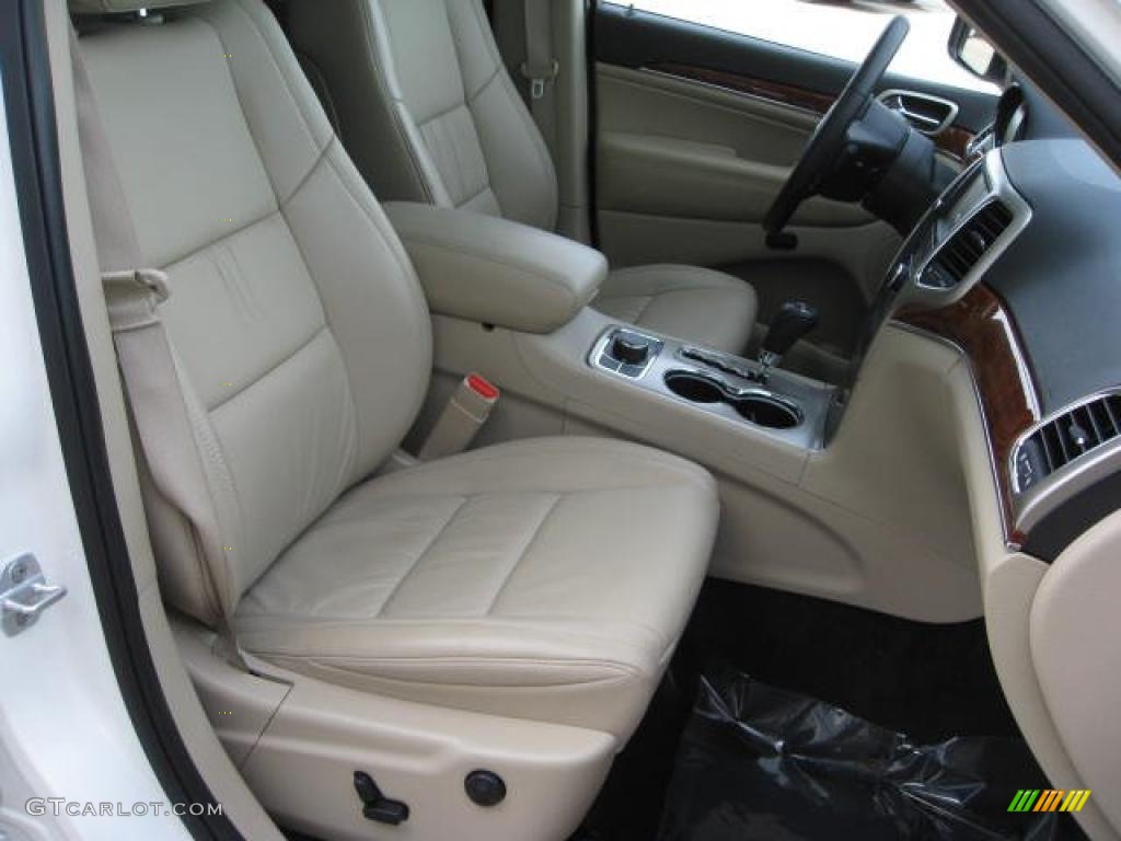 Black/Light Frost Beige Interior 2011 Jeep Grand Cherokee Limited 4x4 Photo #48354772