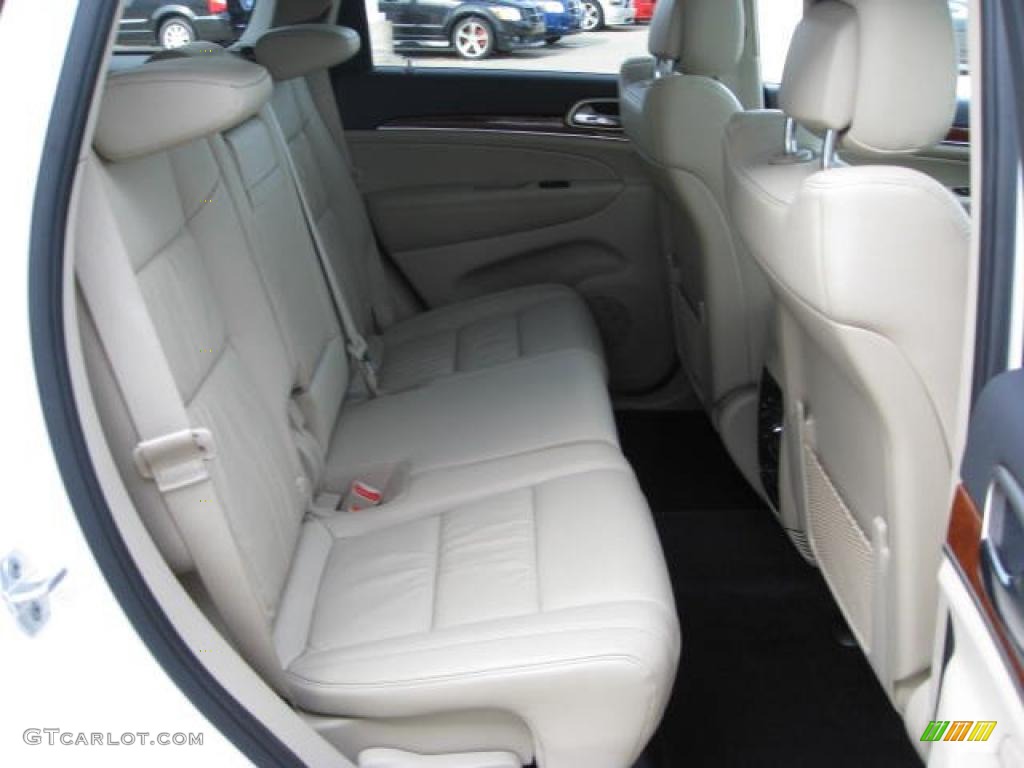 Black/Light Frost Beige Interior 2011 Jeep Grand Cherokee Limited 4x4 Photo #48354802
