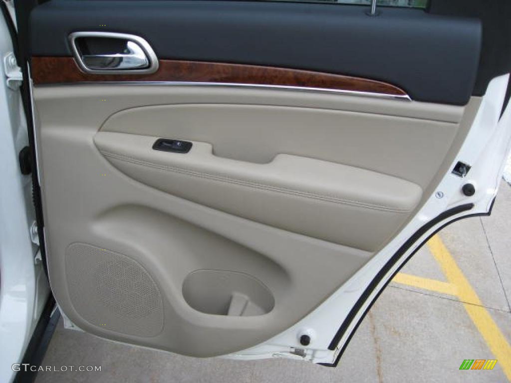 2011 Jeep Grand Cherokee Limited 4x4 Black/Light Frost Beige Door Panel Photo #48354817