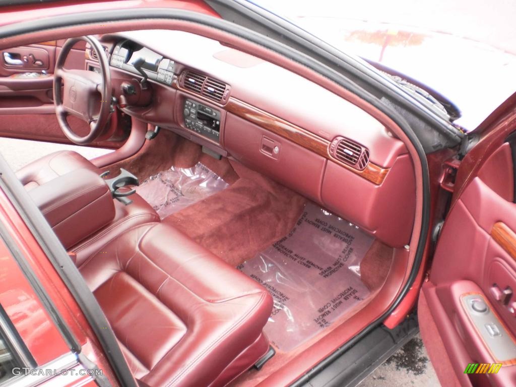 1999 Cadillac DeVille Sedan Mulberry Dashboard Photo #48355363