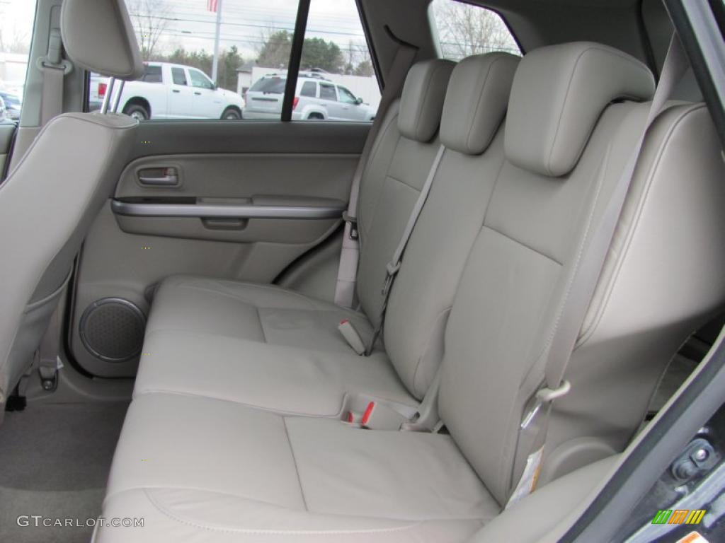 Beige Interior 2007 Suzuki Grand Vitara Luxury 4x4 Photo #48356797