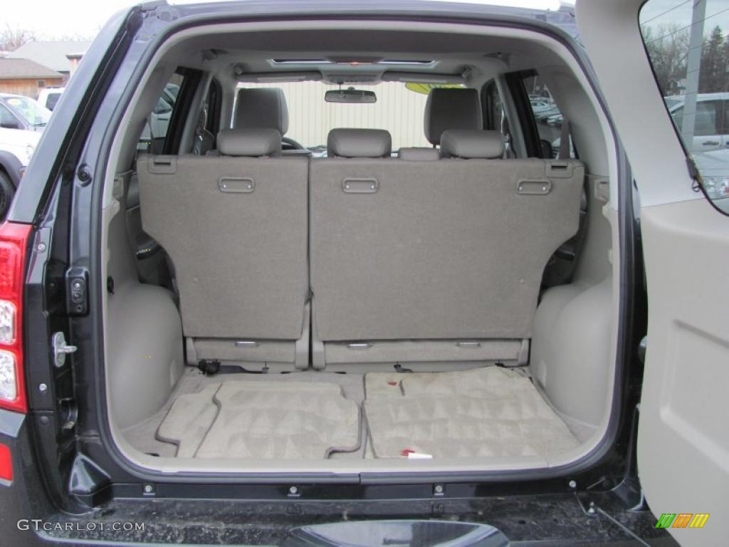 2007 Suzuki Grand Vitara Luxury 4x4 Trunk Photos