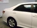Super White - Camry SE Photo No. 4