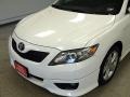 Super White - Camry SE Photo No. 5