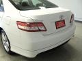 Super White - Camry SE Photo No. 8