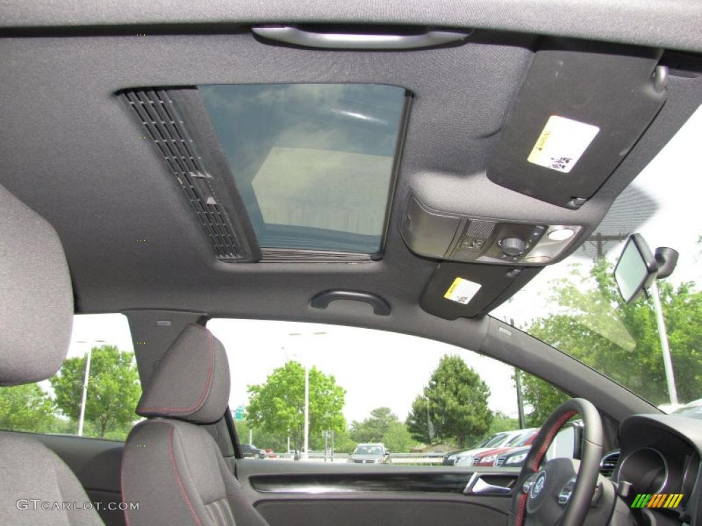 2011 Volkswagen GTI 2 Door Sunroof Photo #48360022