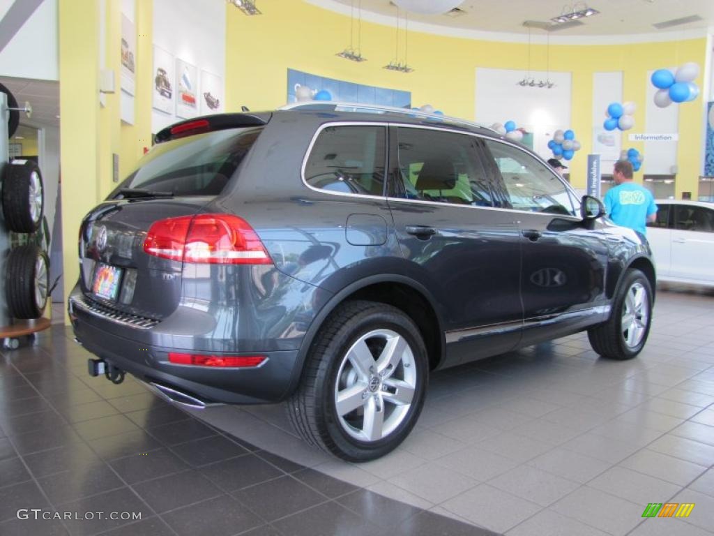 Dark Flint Metallic 2011 Volkswagen Touareg TDI Sport 4XMotion Exterior Photo #48360721