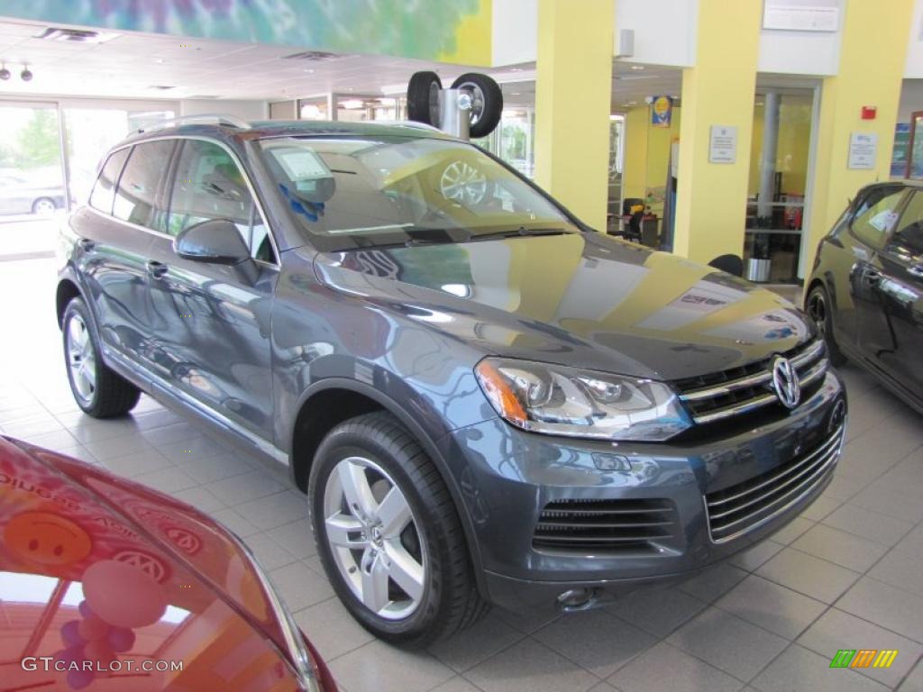 Dark Flint Metallic 2011 Volkswagen Touareg TDI Sport 4XMotion Exterior Photo #48360736