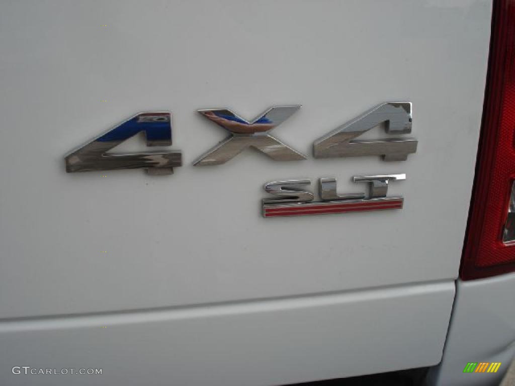 2006 Ram 1500 SLT Quad Cab 4x4 - Bright White / Medium Slate Gray photo #21