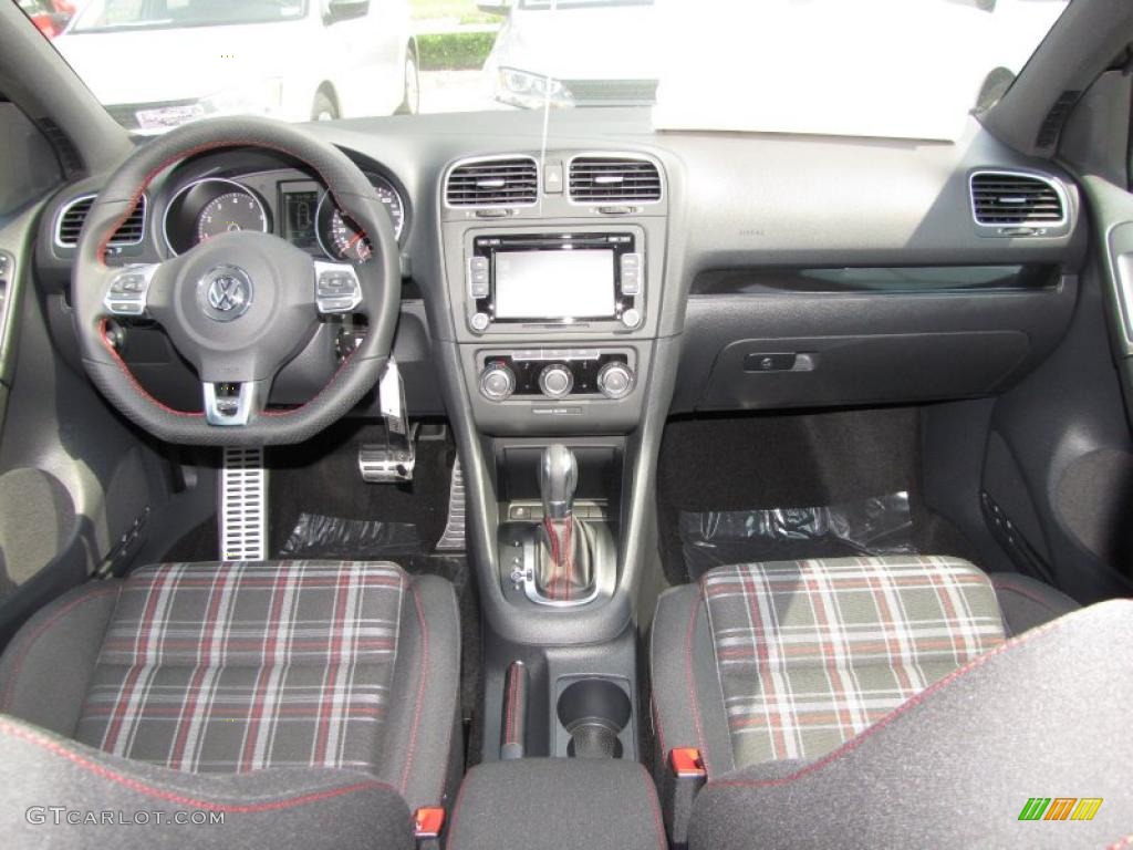 2011 Volkswagen GTI 4 Door Interlagos Plaid Cloth Dashboard Photo #48361675