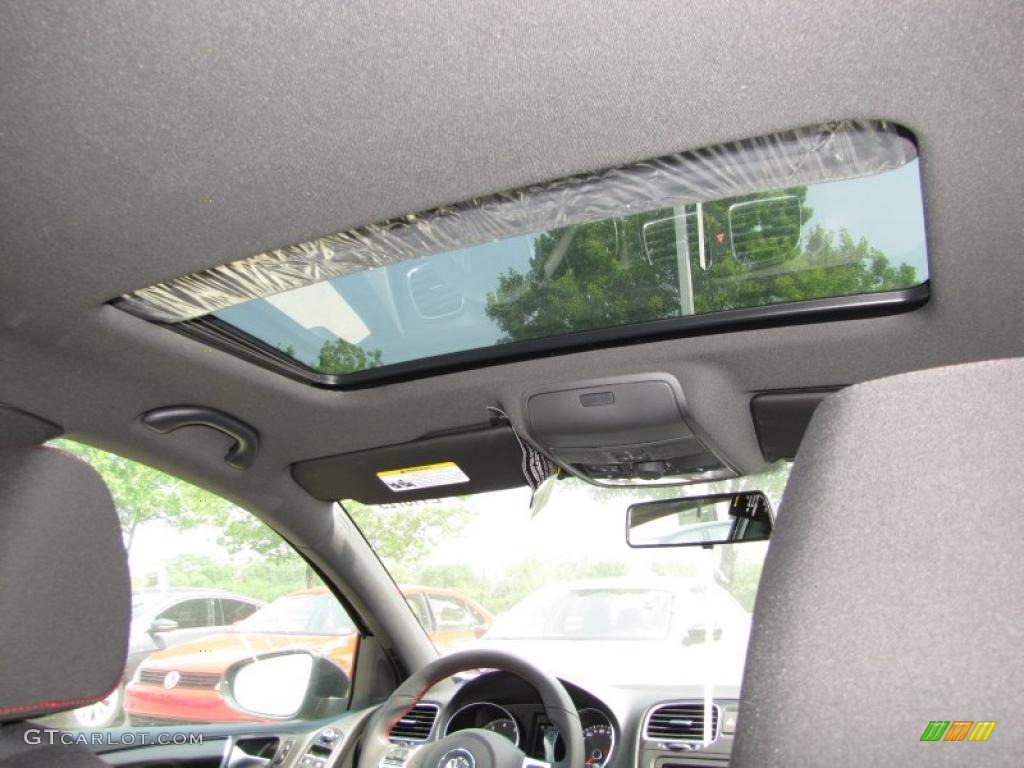 2011 Volkswagen GTI 4 Door Sunroof Photo #48361690