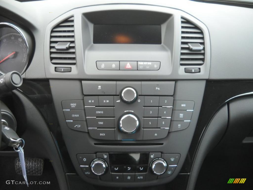 2011 Buick Regal CXL Controls Photo #48361933