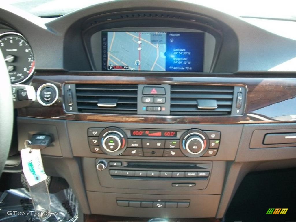 2011 BMW 3 Series 328i xDrive Coupe Controls Photo #48364882