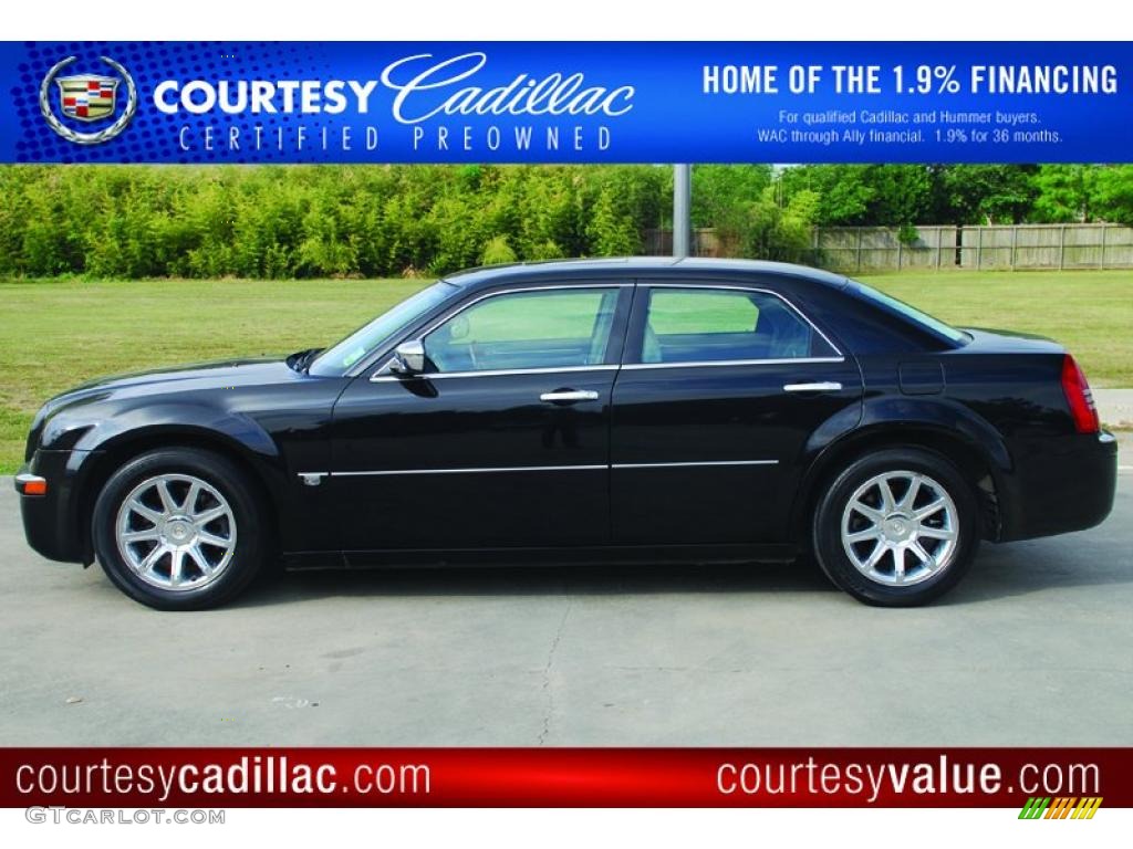 Brilliant Black Crystal Pearl Chrysler 300