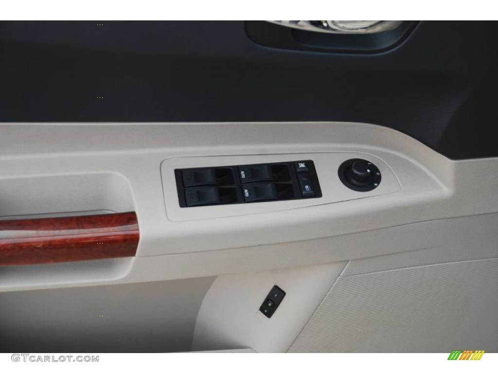 2005 300 C HEMI - Brilliant Black Crystal Pearl / Dark Slate Gray/Light Graystone photo #6