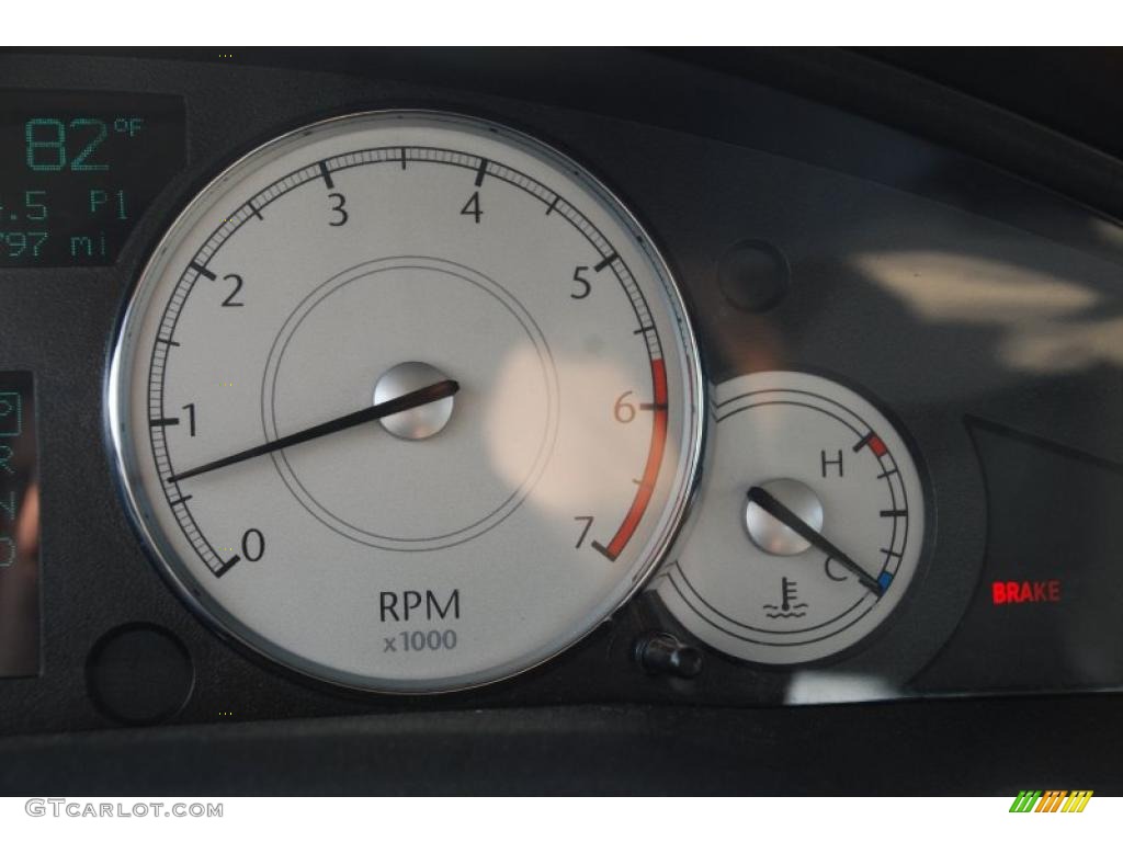 2005 300 C HEMI - Brilliant Black Crystal Pearl / Dark Slate Gray/Light Graystone photo #19