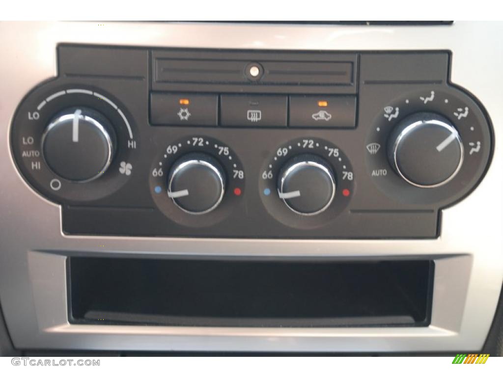 2005 300 C HEMI - Brilliant Black Crystal Pearl / Dark Slate Gray/Light Graystone photo #23