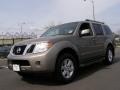 Desert Stone - Pathfinder SE 4x4 Photo No. 1