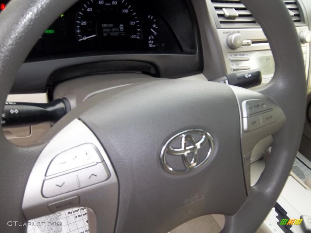 2010 Toyota Camry Hybrid Controls Photo #48368155