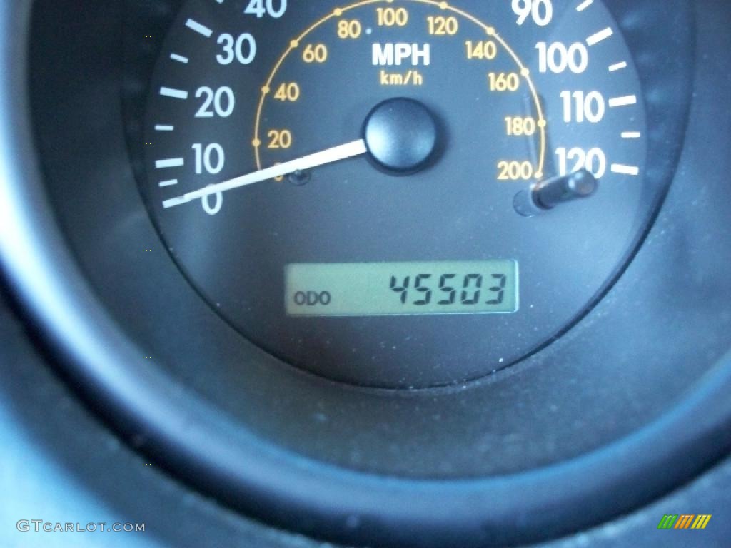 2006 Aveo LS Hatchback - Summit White / Charcoal photo #15