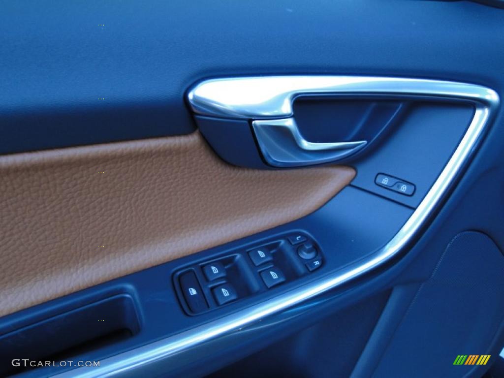 2012 Volvo S60 T5 Controls Photo #48368941