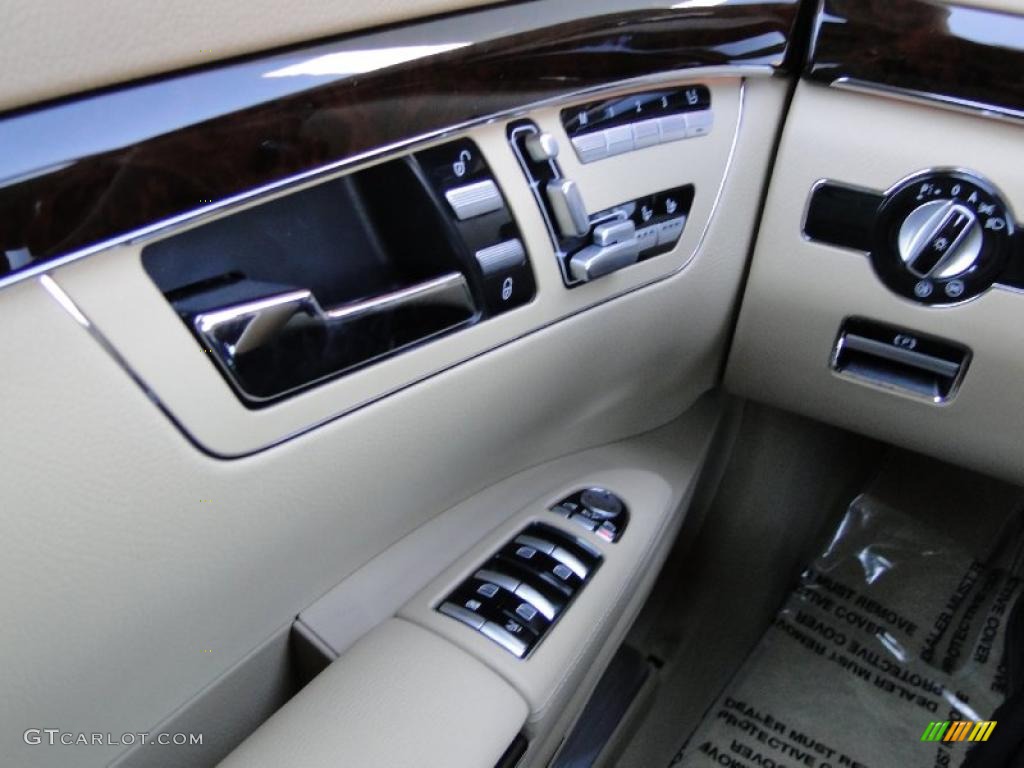 2011 Mercedes-Benz S 550 Sedan Controls Photo #48369343