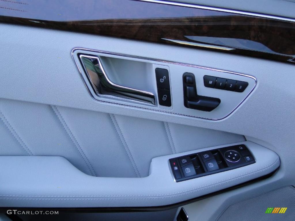 2011 Mercedes-Benz E 350 Sedan Controls Photo #48369727