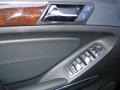 Black - ML 350 4Matic Photo No. 18