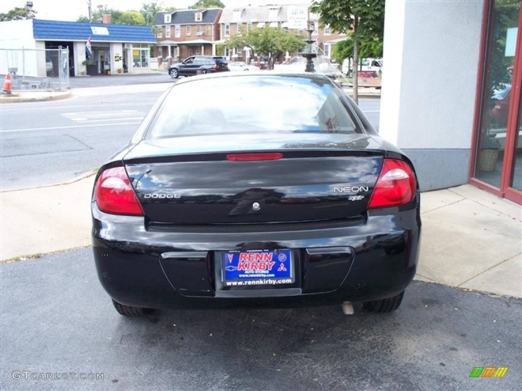 2005 Neon SXT - Black / Dark Slate Gray photo #4