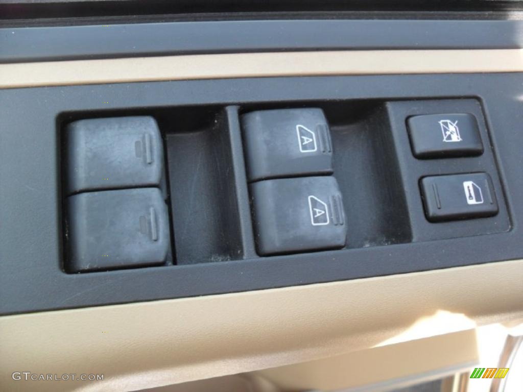 2004 Titan XE Crew Cab - Copper / Sand/Steel photo #17