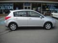 Brilliant Silver - Versa 1.8 SL Hatchback Photo No. 2
