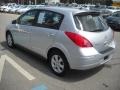 Brilliant Silver - Versa 1.8 SL Hatchback Photo No. 5