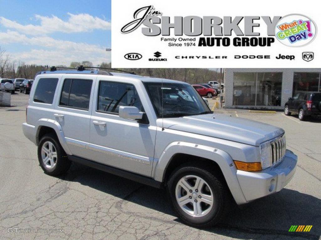 2010 Commander Limited 4x4 - Bright Silver Metallic / Dark Khaki/Light Graystone photo #1