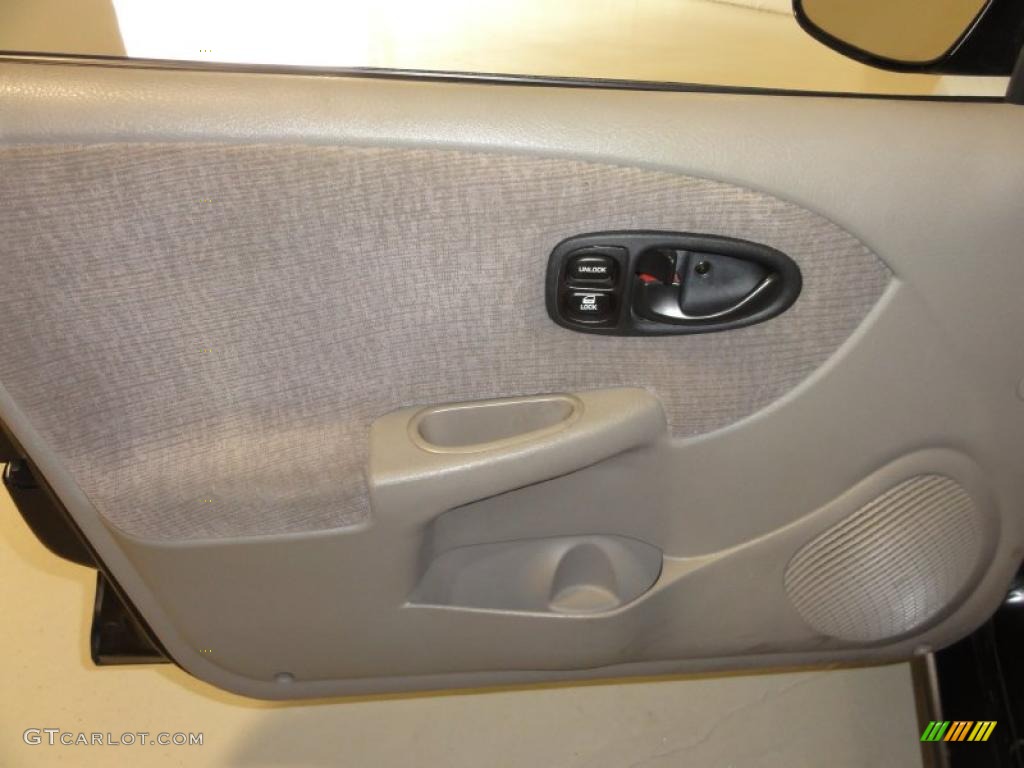 2002 Saturn S Series SL2 Sedan Gray Door Panel Photo #48375092