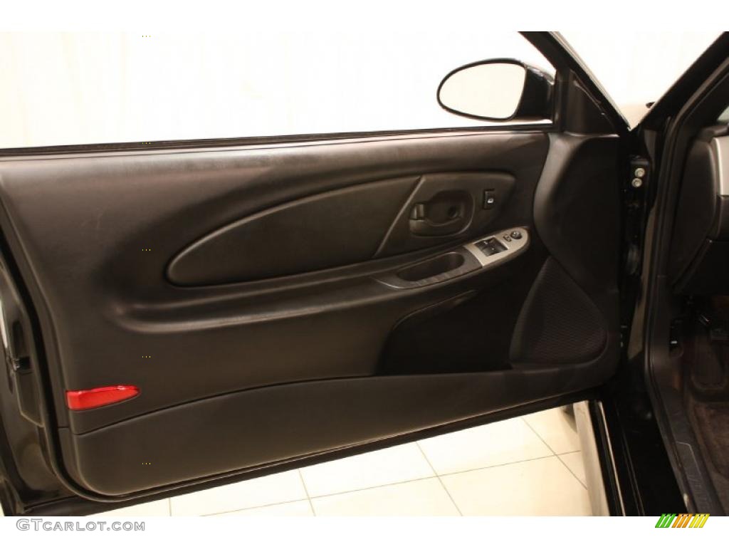 2006 Chevrolet Monte Carlo SS Ebony Door Panel Photo #48375302