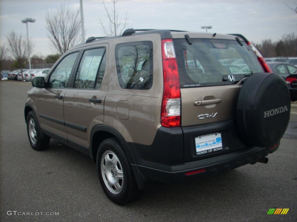 2005 CR-V LX 4WD - Sahara Sand Metallic / Ivory photo #5