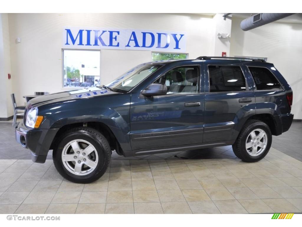 Deep Beryl Green Pearl Jeep Grand Cherokee