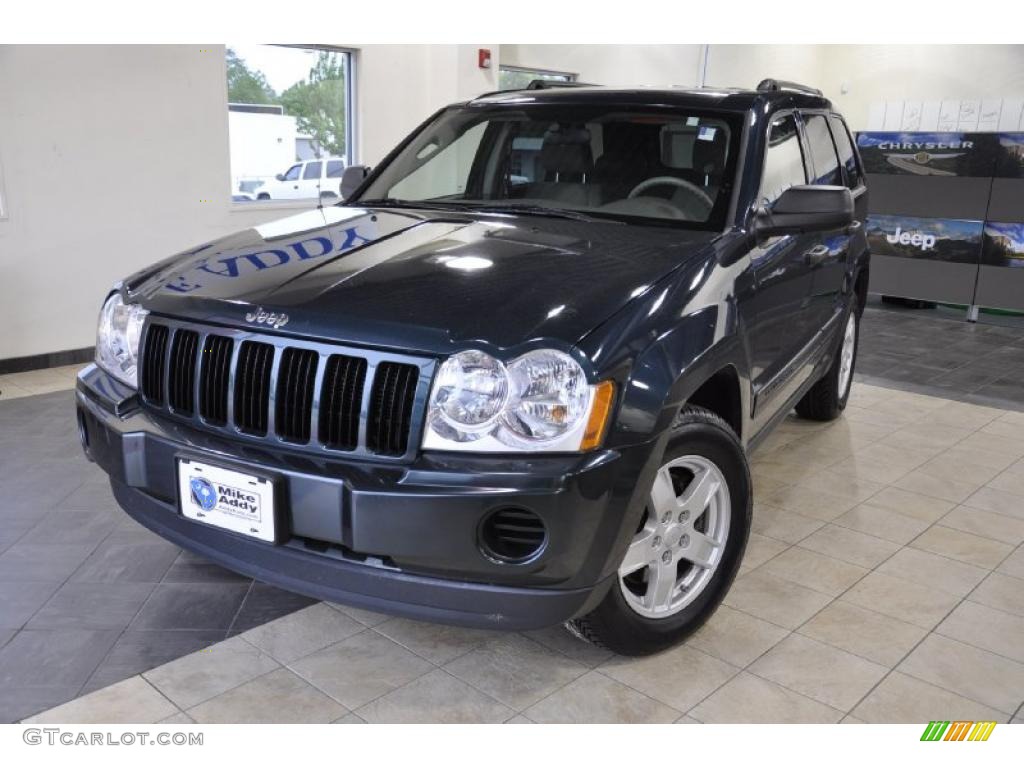 2005 Grand Cherokee Laredo 4x4 - Deep Beryl Green Pearl / Medium Slate Gray photo #2
