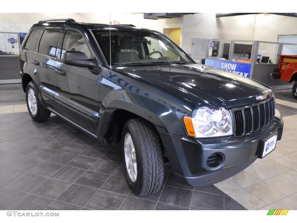 2005 Grand Cherokee Laredo 4x4 - Deep Beryl Green Pearl / Medium Slate Gray photo #4