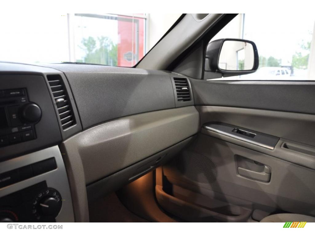 2005 Grand Cherokee Laredo 4x4 - Deep Beryl Green Pearl / Medium Slate Gray photo #17