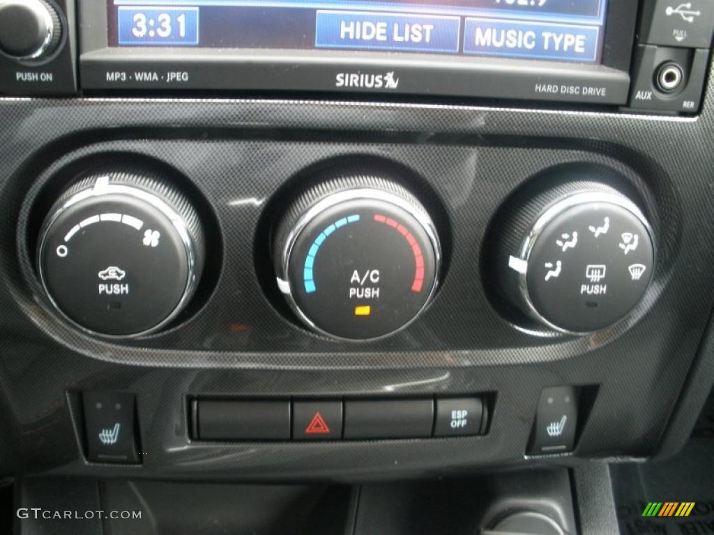 2010 Dodge Challenger R/T Classic Furious Fuchsia Edition Controls Photo #48378920