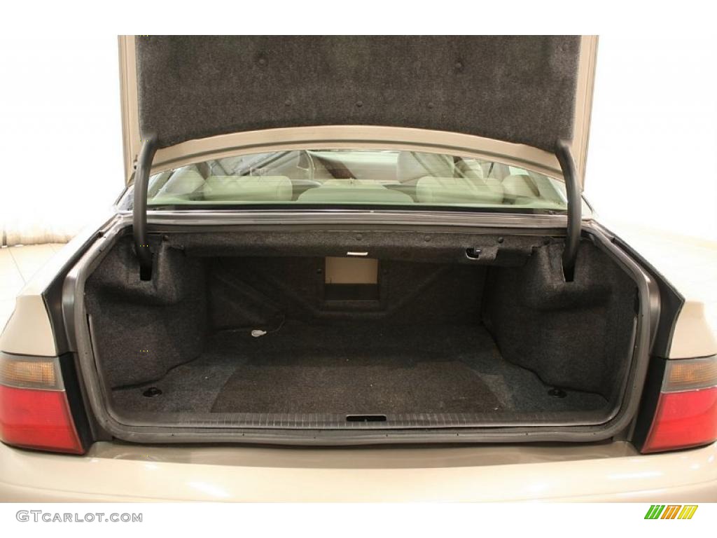 2001 Cadillac Seville SLS Trunk Photo #48379652