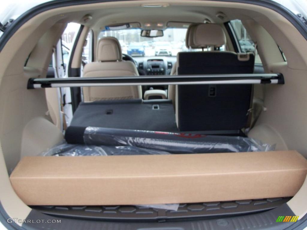 2011 Kia Sorento LX Trunk Photo #48381776