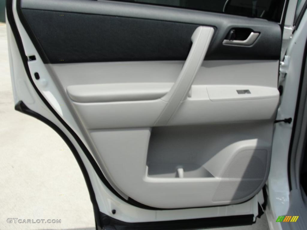 2011 Toyota Highlander Standard Highlander Model Ash Door Panel Photo #48382085