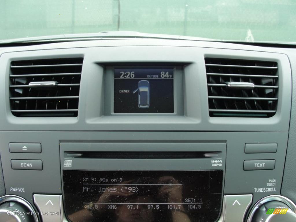 2011 Toyota Highlander Standard Highlander Model Controls Photo #48382187